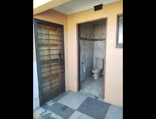 2 BEDROOM HOUSE FOR SALE IN JABAVU